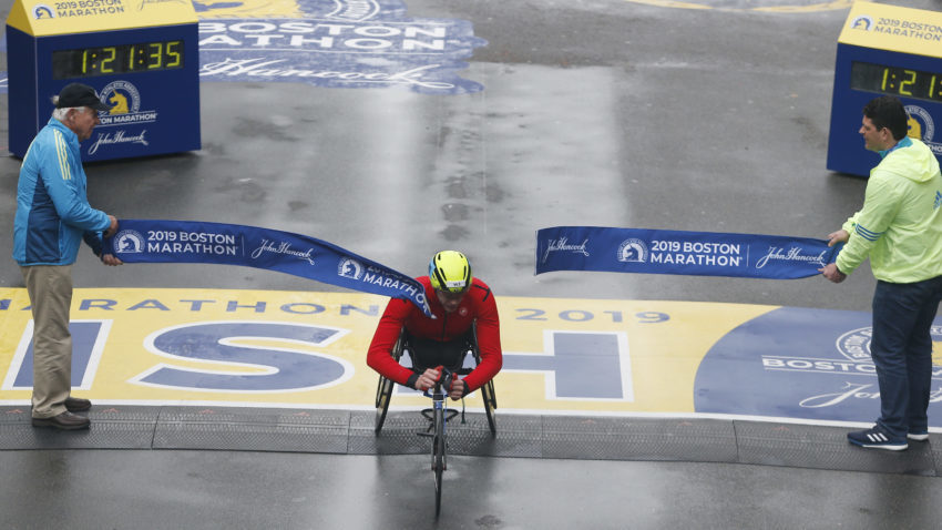 Boston Marathon 2019: Kawauchi chỉ về thứ 17, Cherono thắng sốc và lần đầu cho Degefa Boston Marathon 2019: Kawauchi chỉ về thứ 17, Cherono thắng sốc và lần đầu cho Degefa
